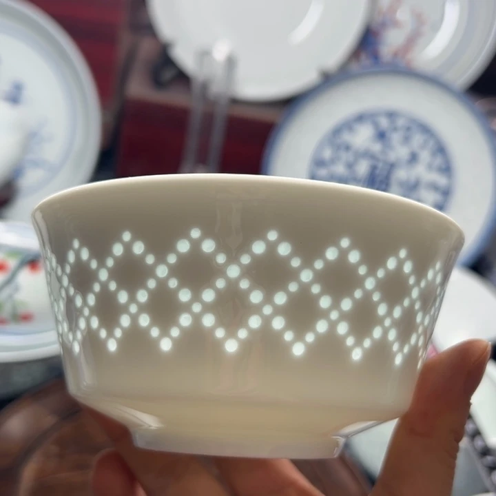 纯白雕刻5寸满花饭碗