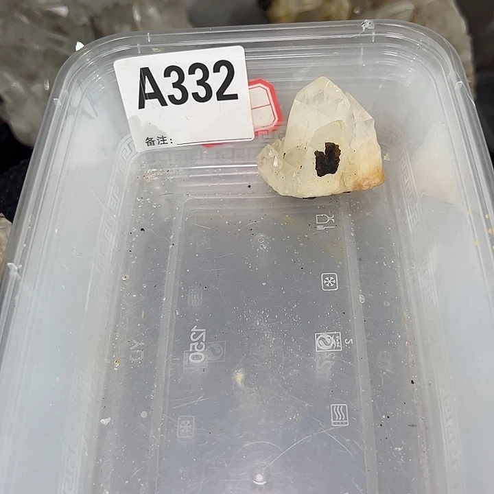 刘***记珠宝半成品未镶嵌水晶