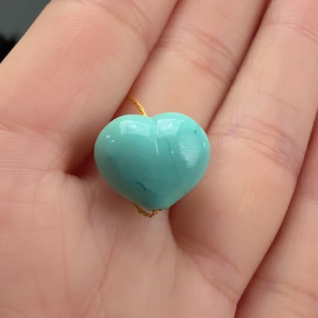 绿松石未镶嵌颈饰