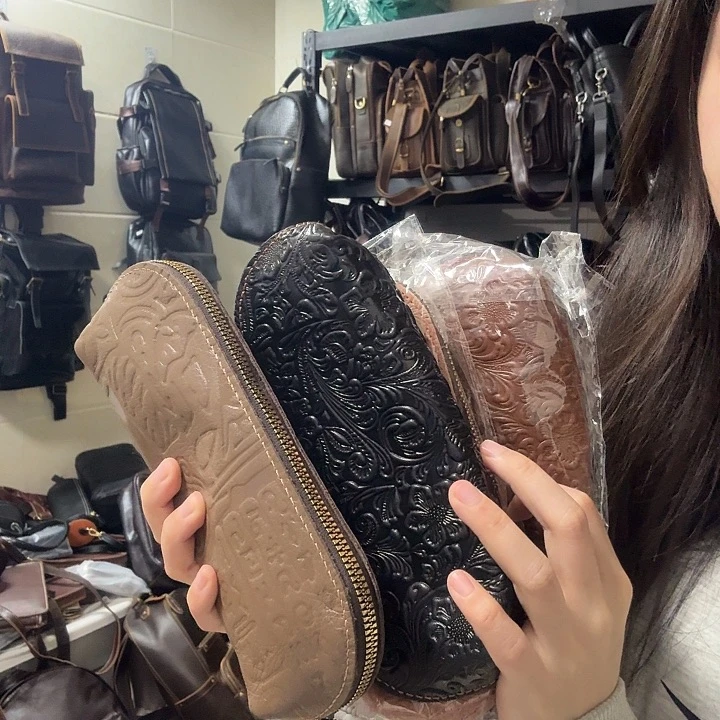 小牛皮（革）笔袋眼镜袋2个