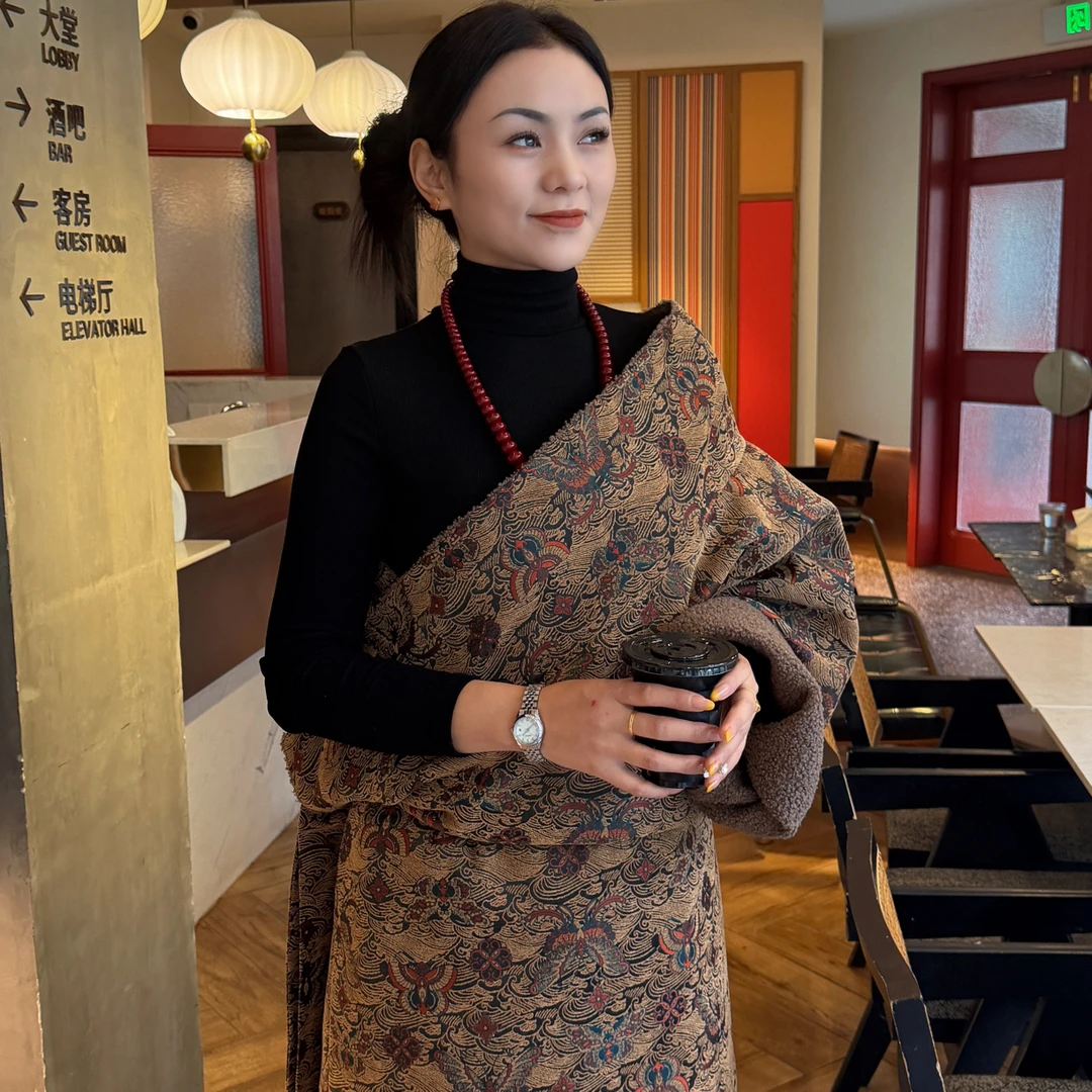 达瓦拉姆2025冬季加厚精品过年藏袍（赠腰带）