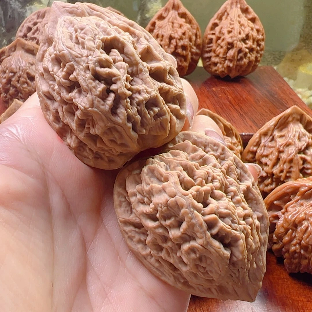 核桃天下第一鸡手把件