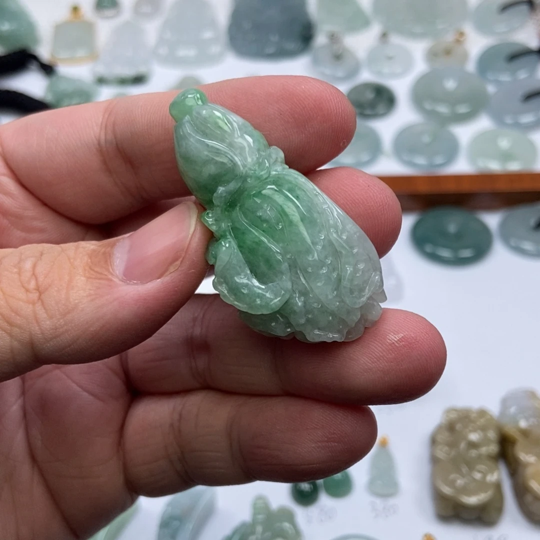 翡翠未镶嵌颈饰白菜  天然缅甸ａ货翡翠
