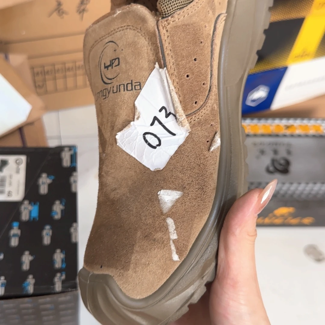 073。39码新卡一脚蹬防烫