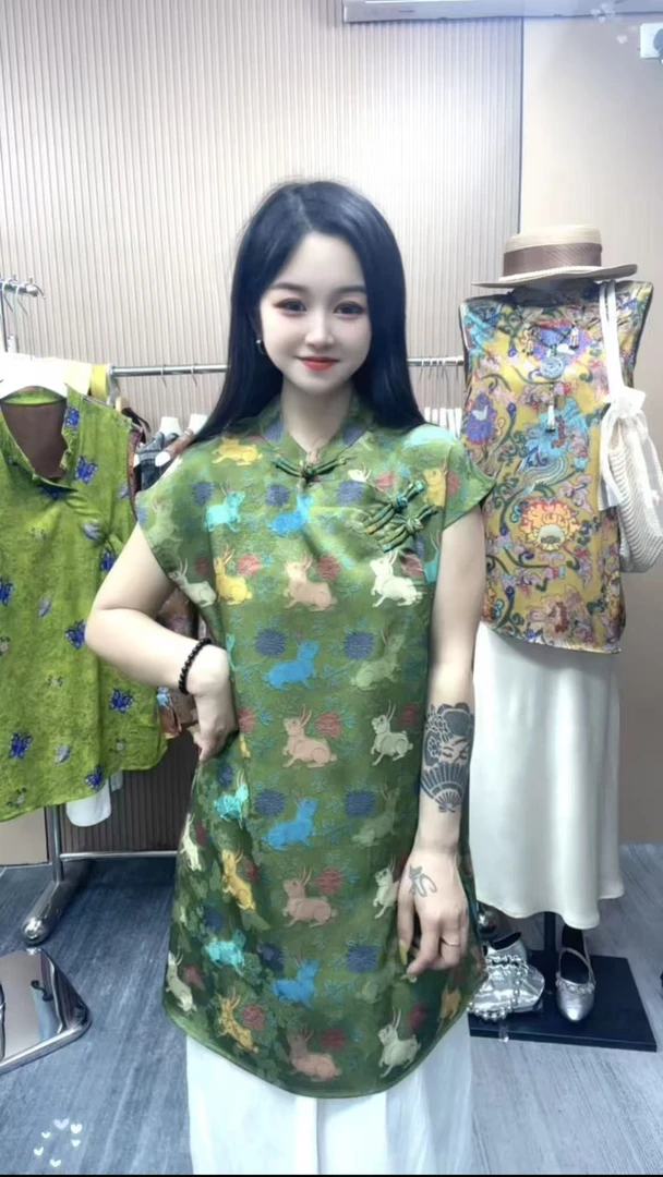 {翡翠兔}欧洲站玉兔高品质老钱风旗袍上衣高品质复古港风中长款