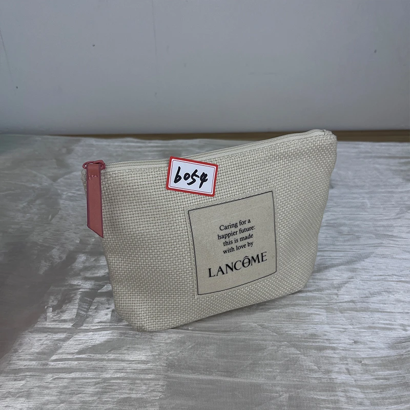 b054专柜赠礼新款米色化妆包布艺收纳包手拿包零钱包19*14*4.5