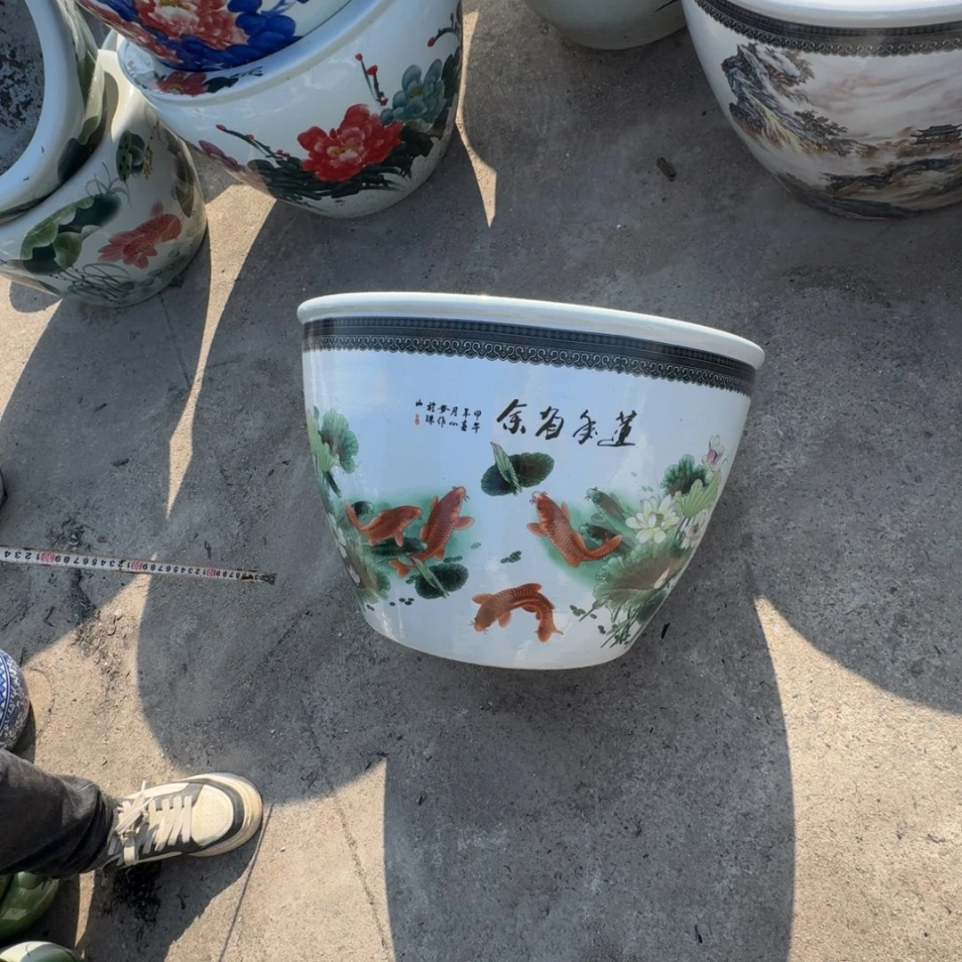 瓷片直径52，高32。。。底座