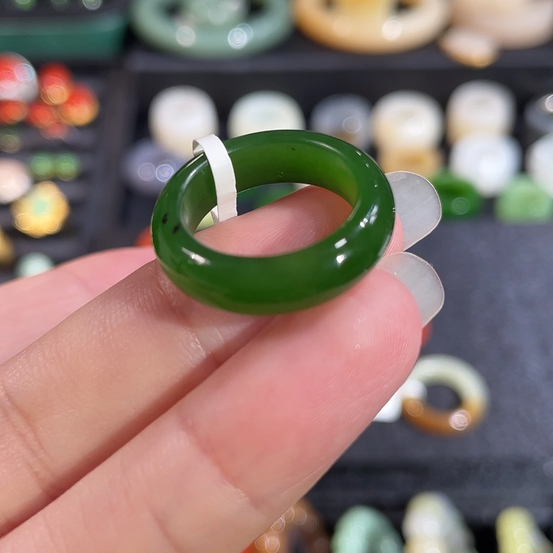 和田玉（碧玉）未镶嵌戒指内径15.8 碧玉红皮老料