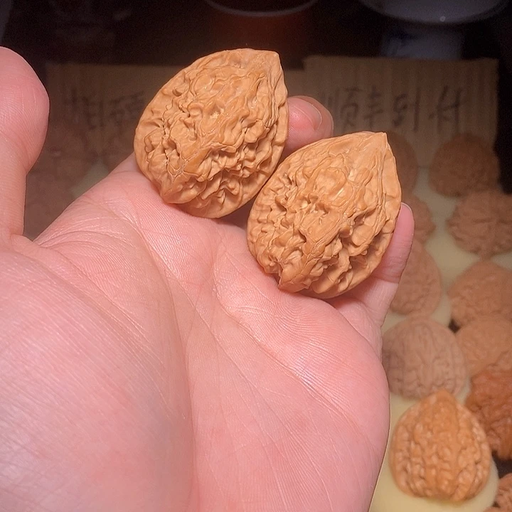 文玩核桃手把件朱雀鸡心