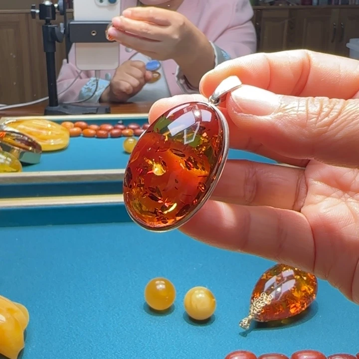 琥珀未镶嵌颈饰波兰设计款琥珀蜜蜡
