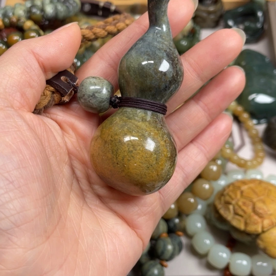 【闪购商品】岫岩河磨玉（透闪石质玉）未镶嵌把件