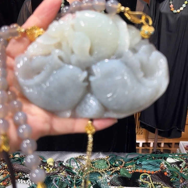 未镶嵌岫玉毛衣链荔**?