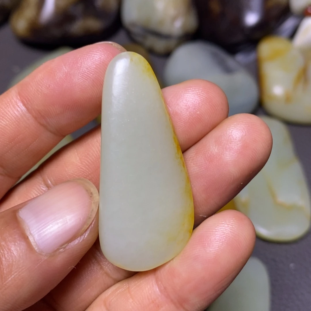 未镶嵌和田玉（糖玉）挂件