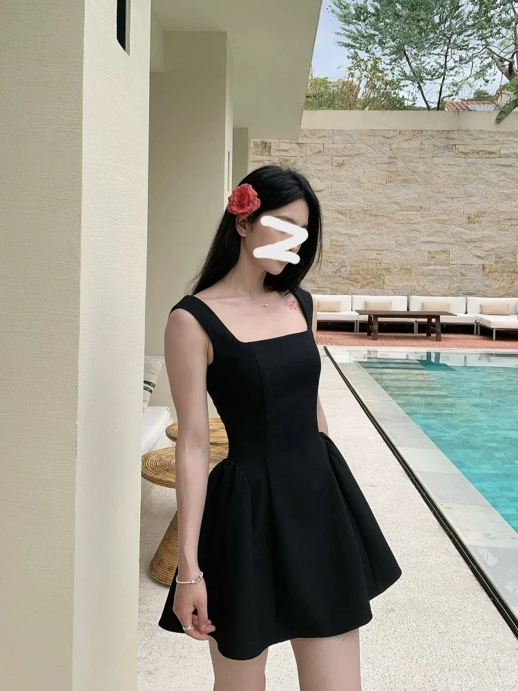 时尚法式赫本风方领连衣裙女2025夏收腰显修身短裙