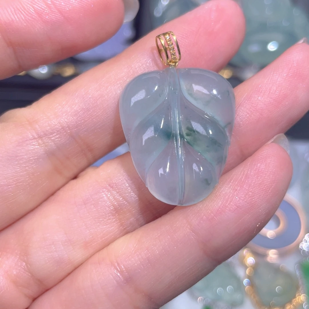 颈饰18K金镶嵌翡翠翡翠