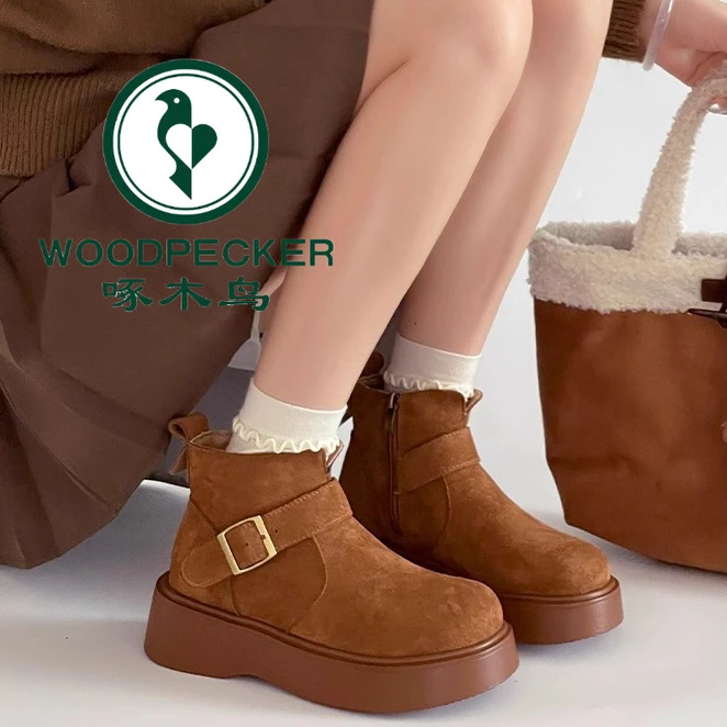 啄木鸟英伦风厚底雪地靴加绒马丁短筒靴女2025冬新款皮带扣时装靴