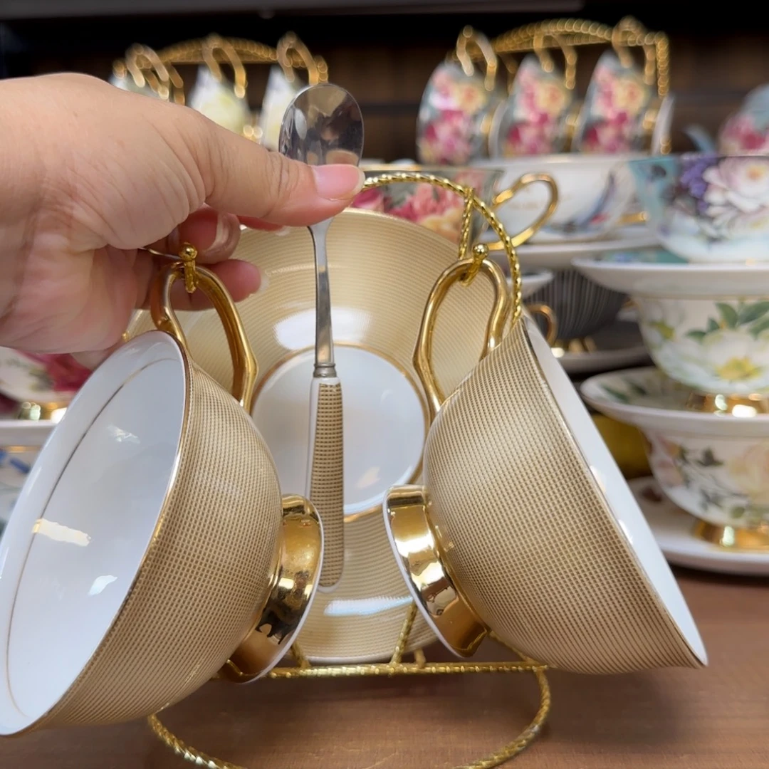 45%以上骨粉骨瓷金色两杯碟送杯架快递装