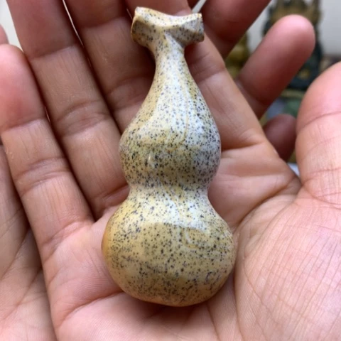 【闪购商品】未镶嵌岫岩河磨玉（透闪石质玉）把件