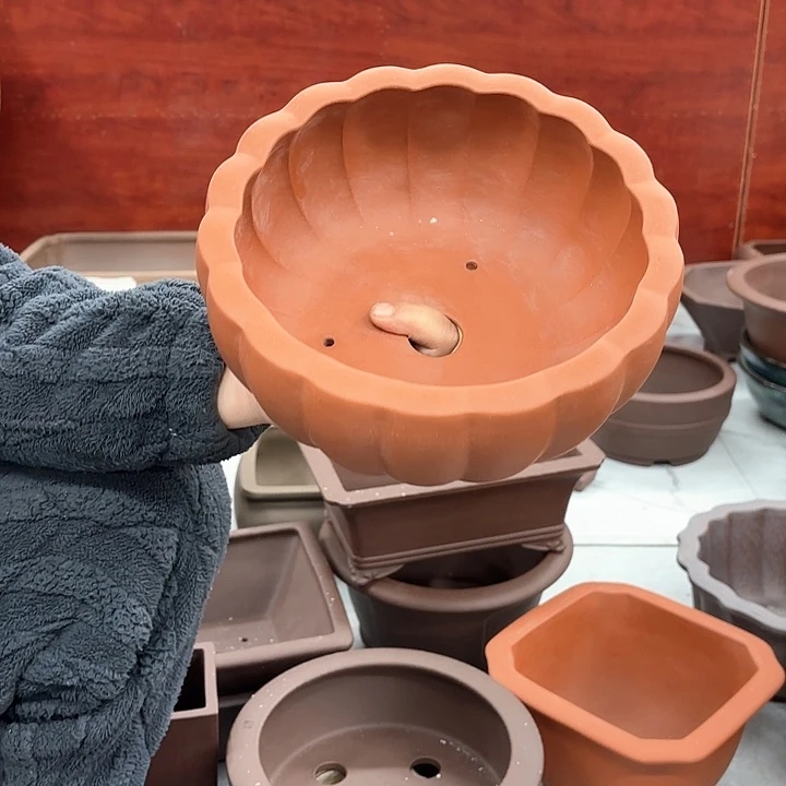 紫砂花盆紫砂的颜色很漂亮