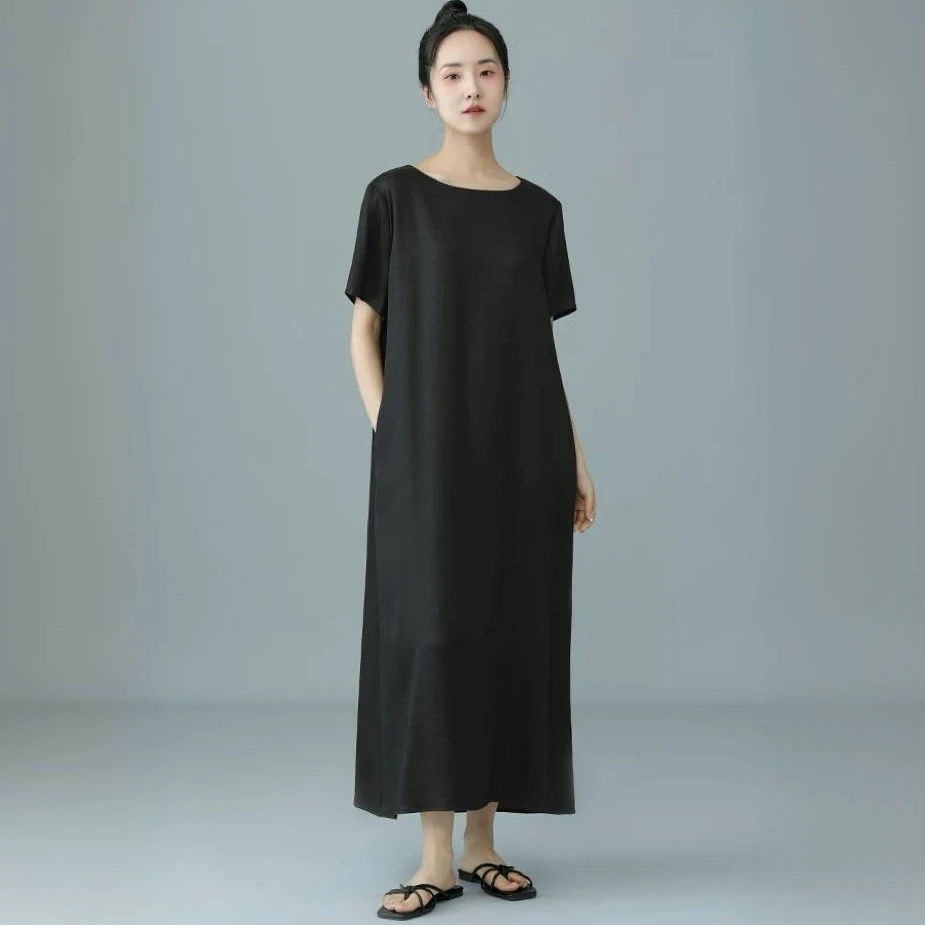 639慵懒不失格调 一条极简风纯黑色连衣裙5分钟快速出门