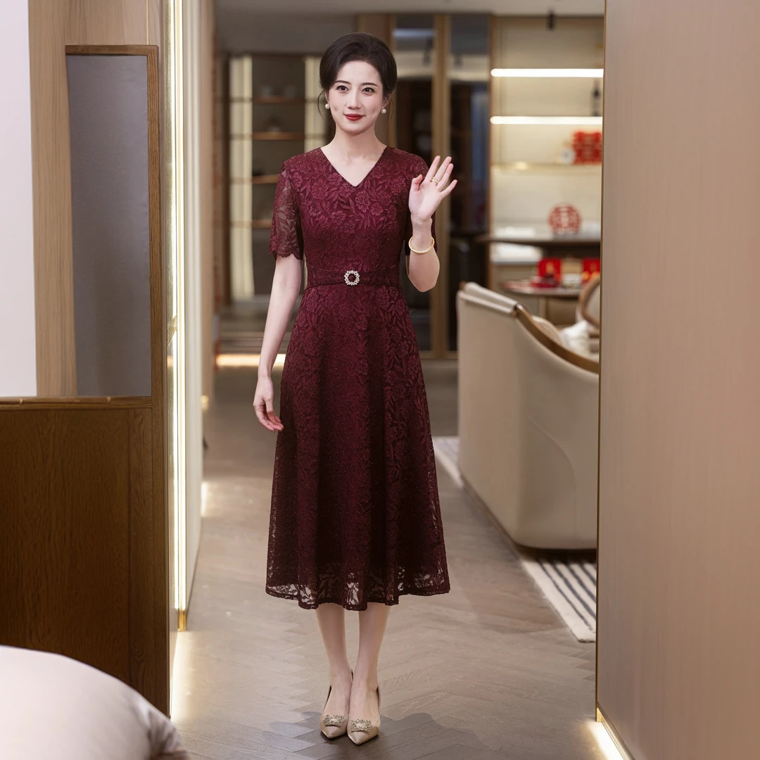 喜婆婆婚宴装修身气质穿搭妈妈婚礼服酒红色高贵连衣裙宴会夏装