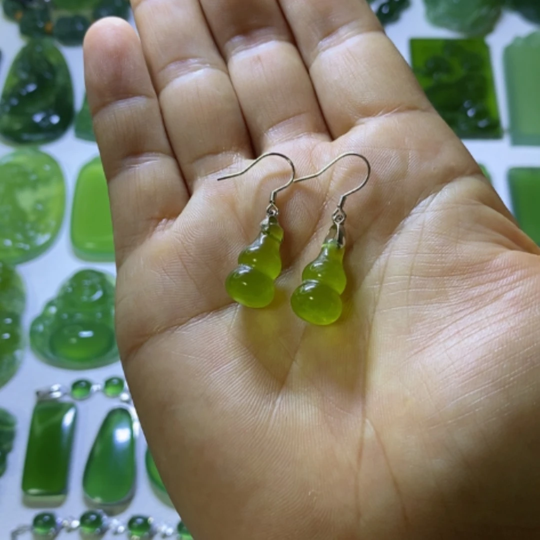 【闪购商品】未镶嵌蛇纹石玉耳环