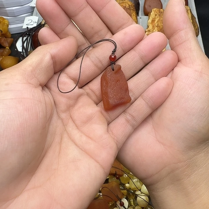 琥珀未镶嵌裸石天然蜜蜡手机吊坠