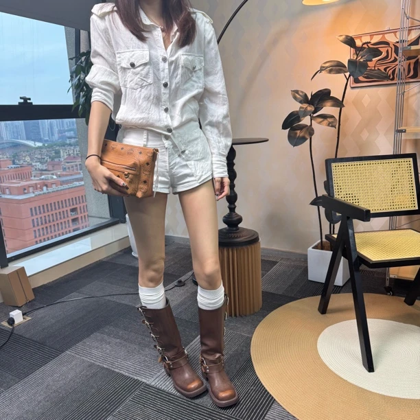 未使用 MCM 干邑色经典单肩斜挎潮流