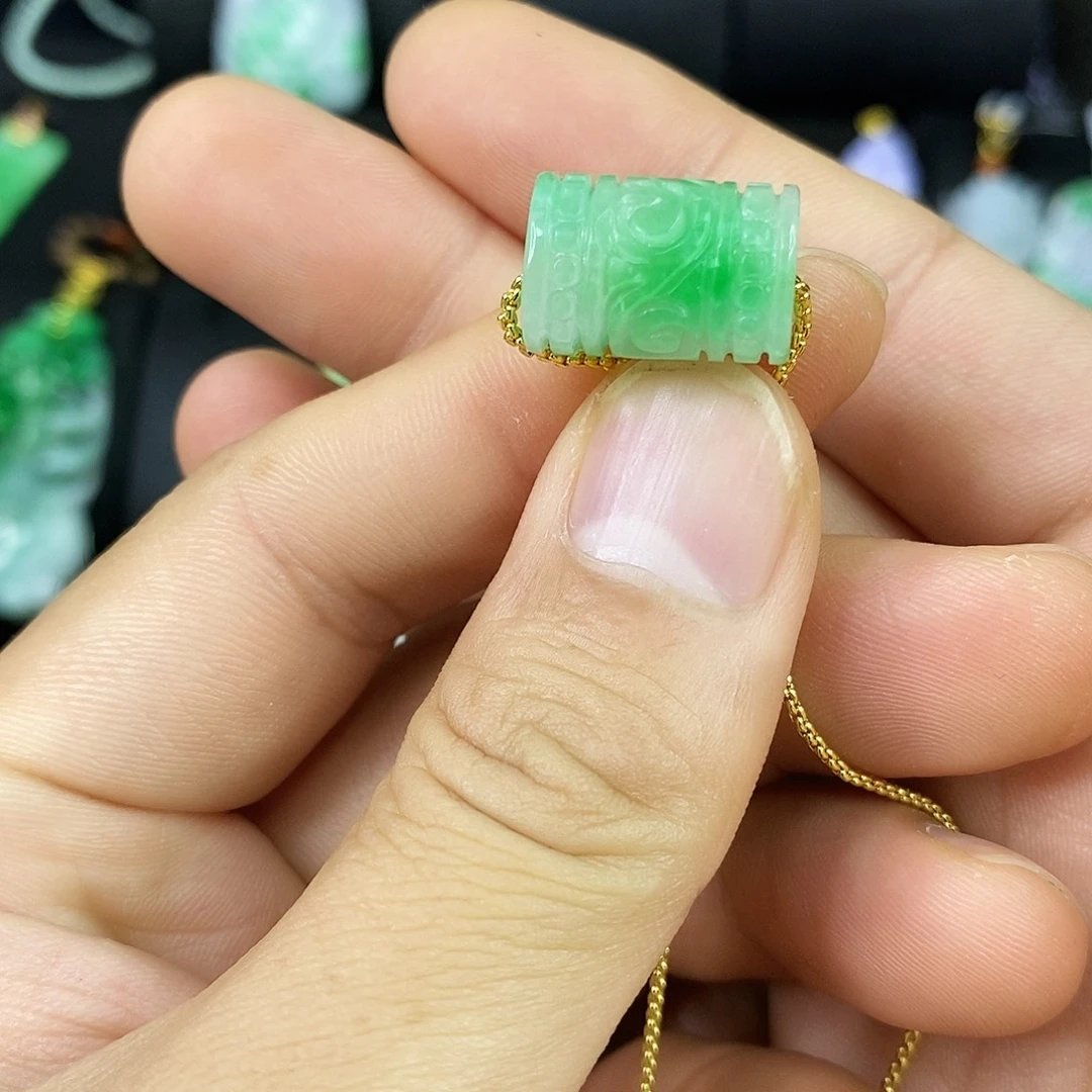 颈饰未镶嵌翡翠吊坠