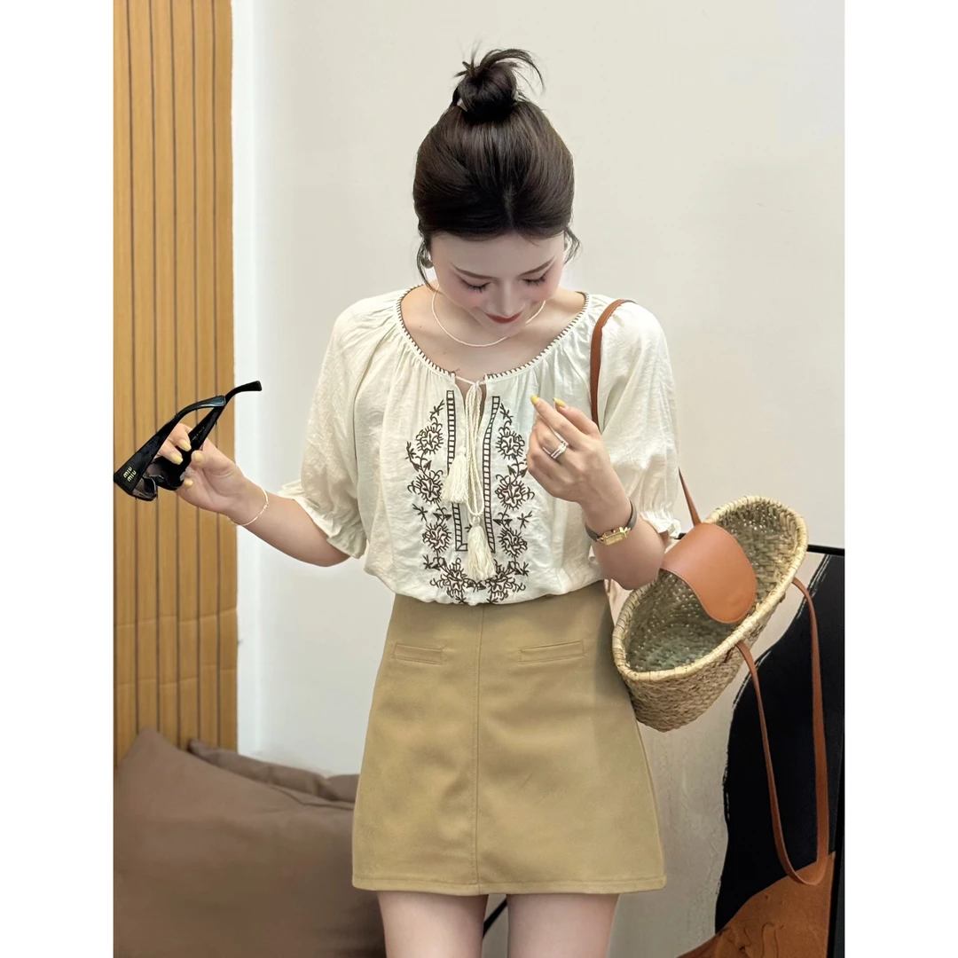 复古文艺花纹刺绣系带气质小众设计感夏季新款衬衫【苏格兰岛】