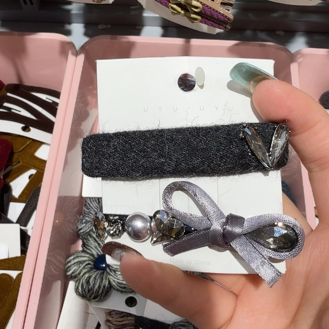 皮质铁合金灰色AB款蝴蝶结，爱心20