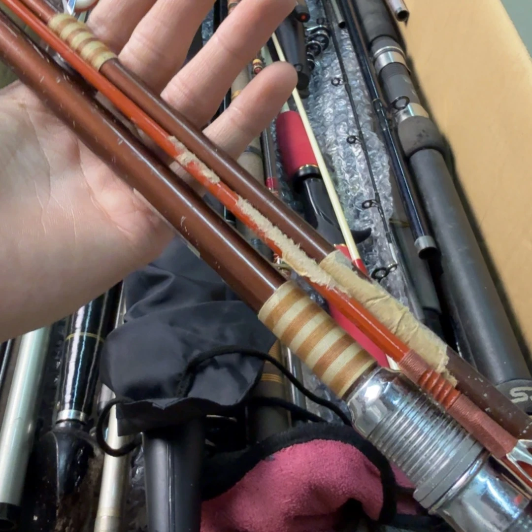 倪***具钓鱼竿孤品微瑕疵