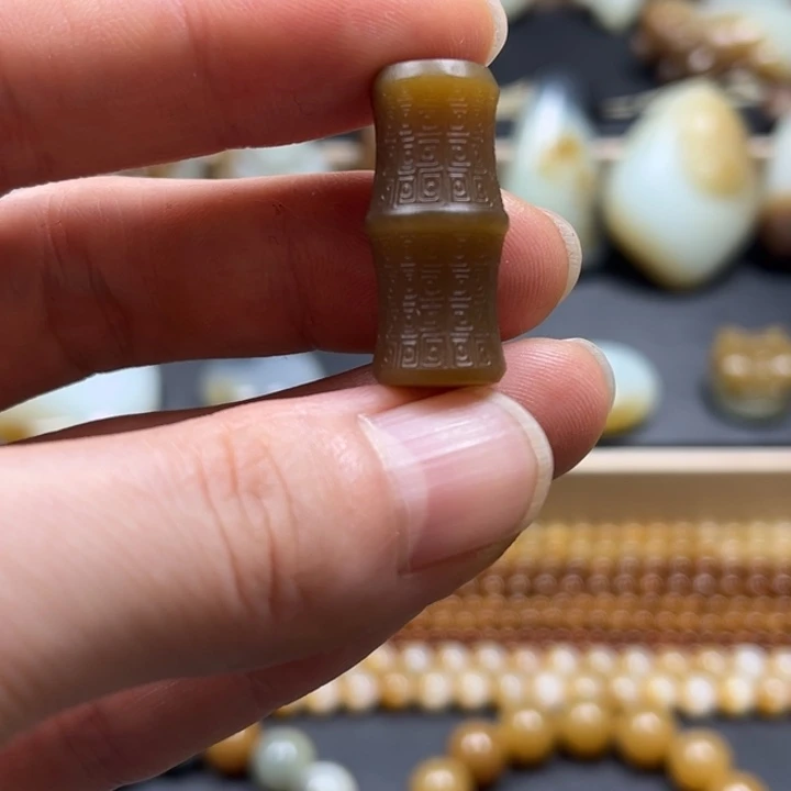和田玉（糖玉）未镶嵌颈饰