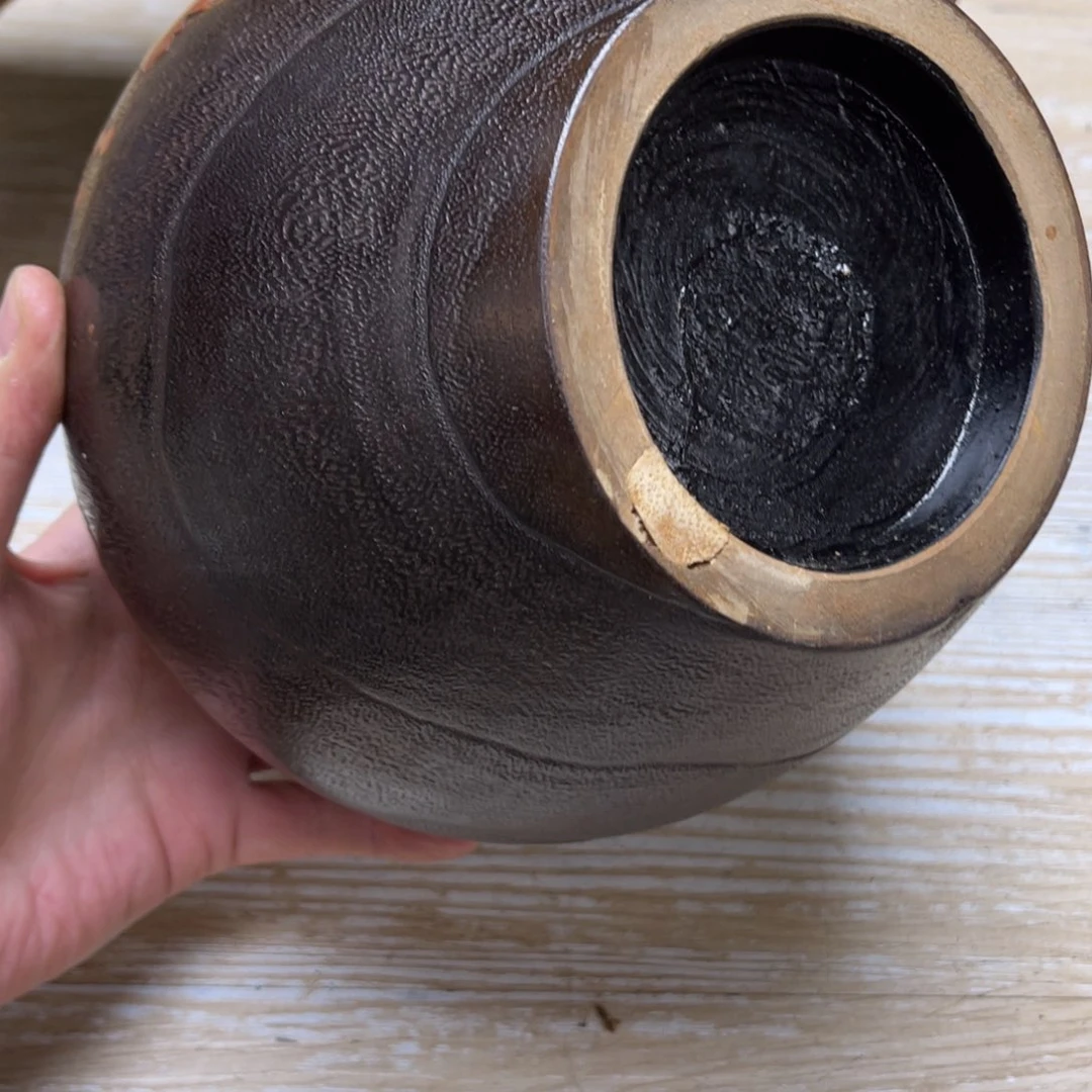 瓷片恩*密密麻麻地排列着一