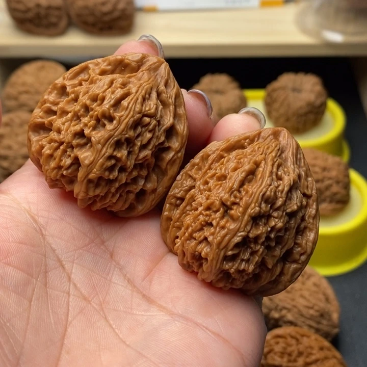 文玩核桃吊坠赊***钱拉丝小凹高炮微色差0510