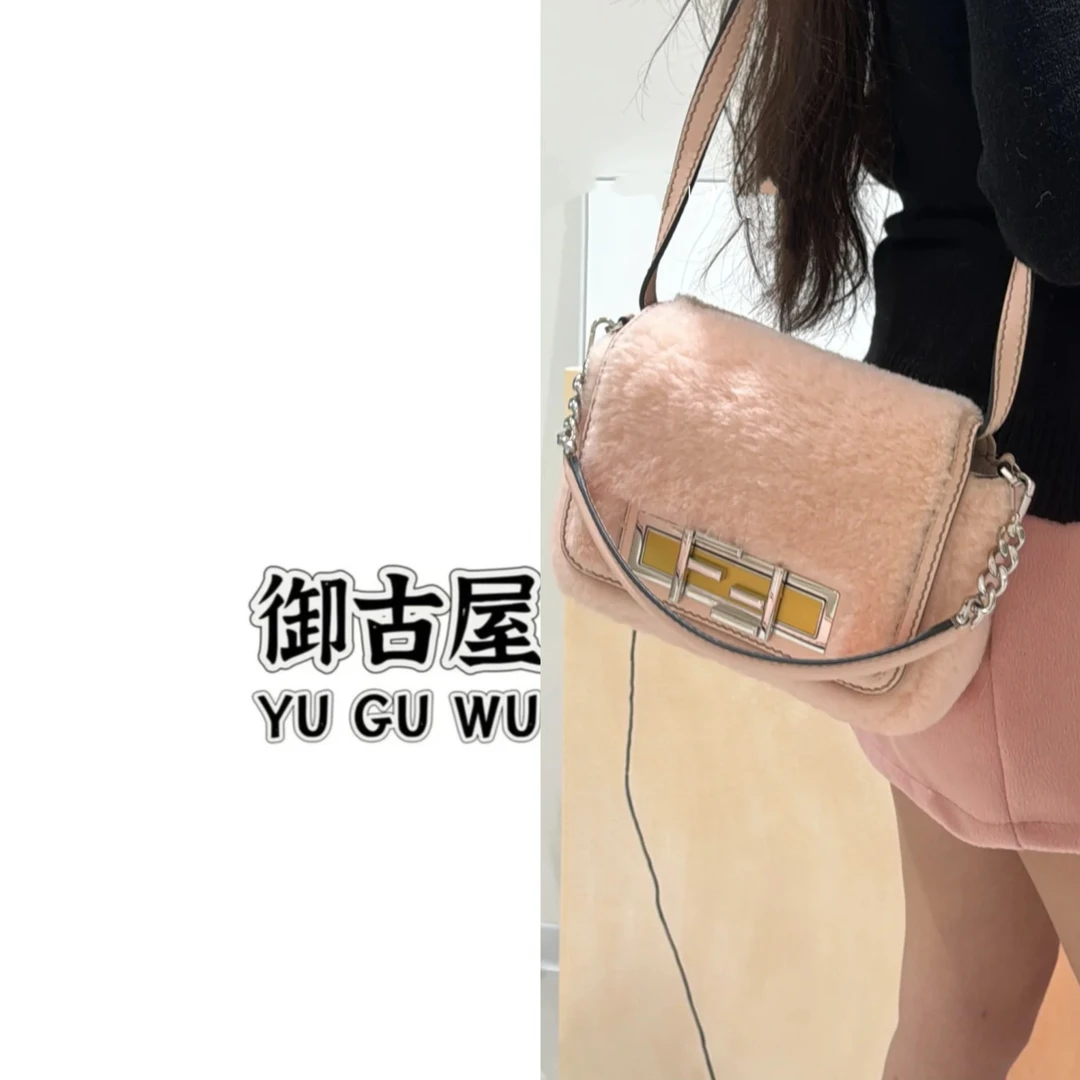 95新 FENDI/芬迪 御古屋/65788/羊羔毛方胖子斜挎包