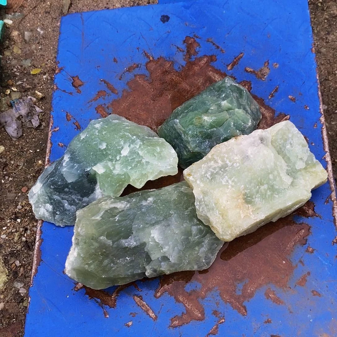未镶嵌岫玉珠宝奇石