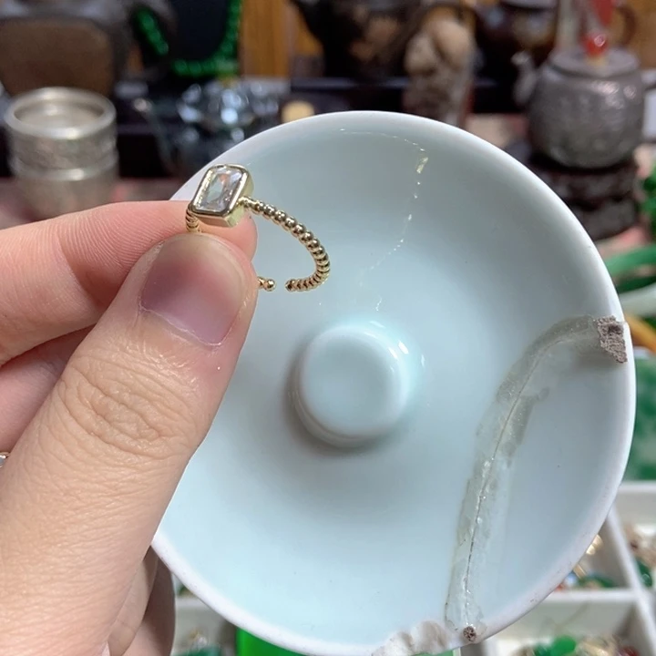 瓶不哈哈哈哈哈哈哈哈