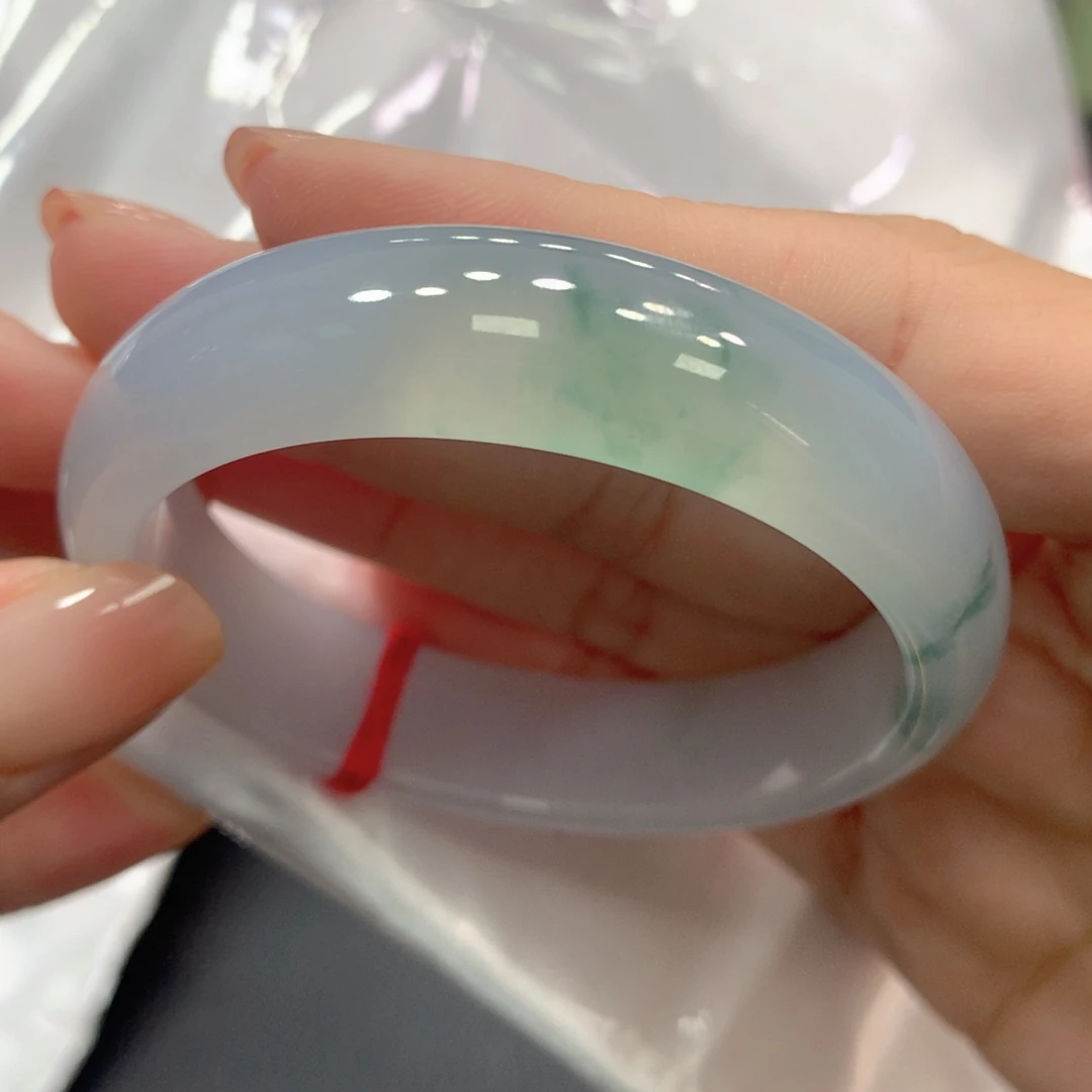 奶***盖翡翠手镯未镶嵌翡翠
