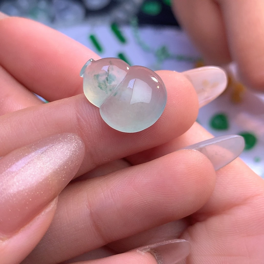 翡翠未镶嵌颈饰缅甸