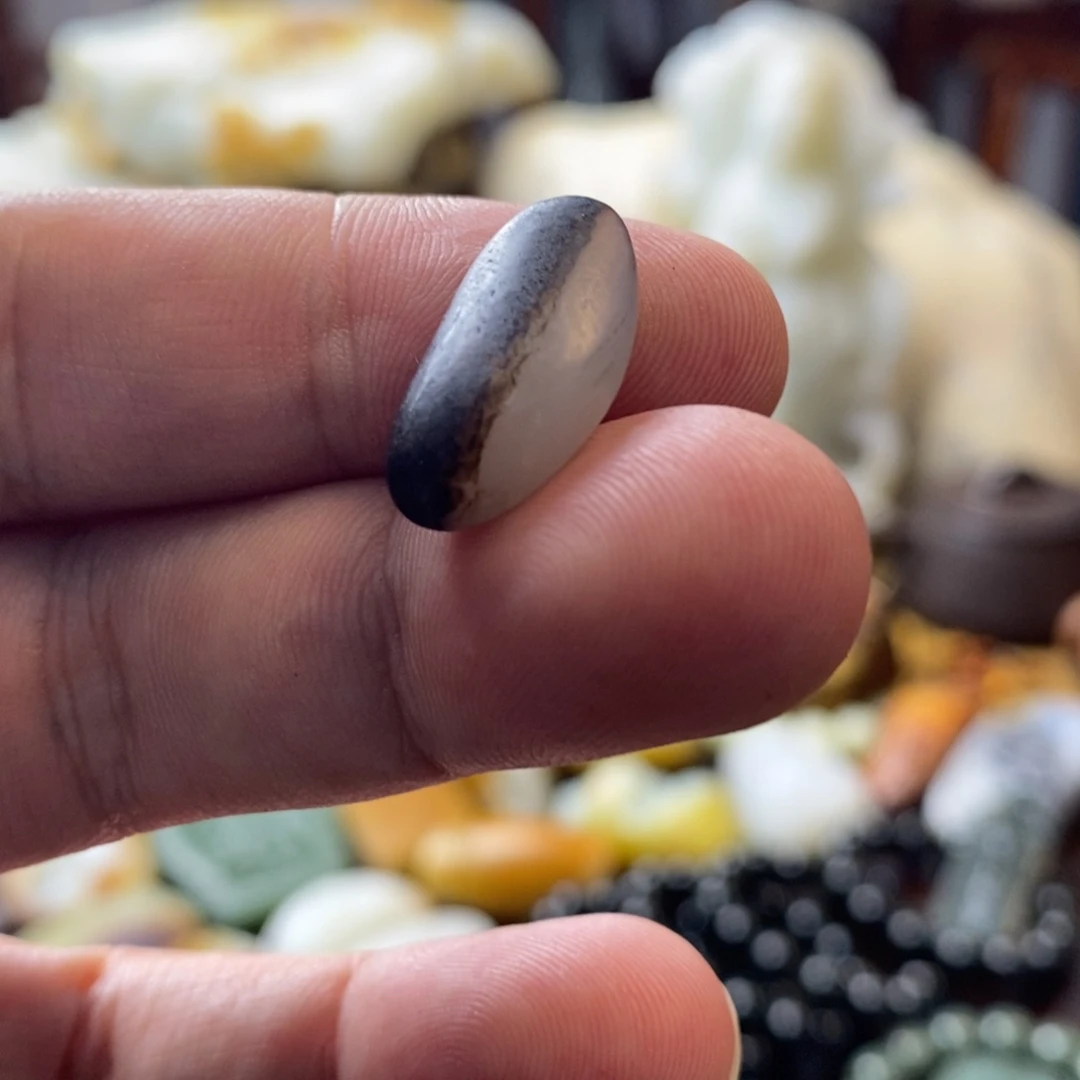 米***和田玉未镶嵌颈饰