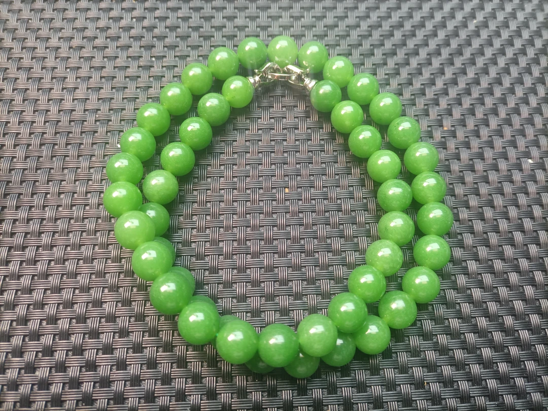 K01精品绿和田玉长项链