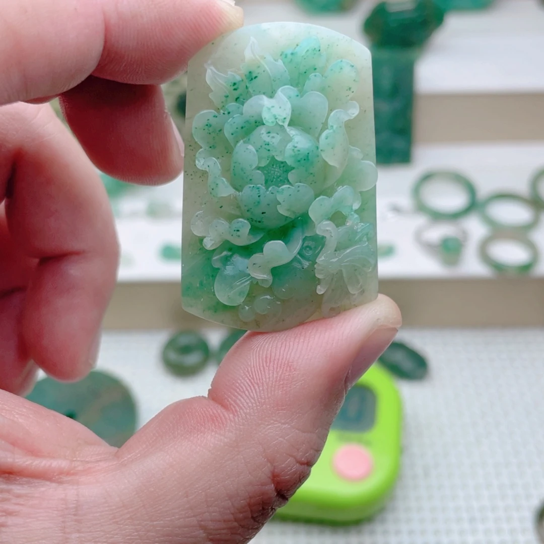 远***陈独山玉未镶嵌挂件