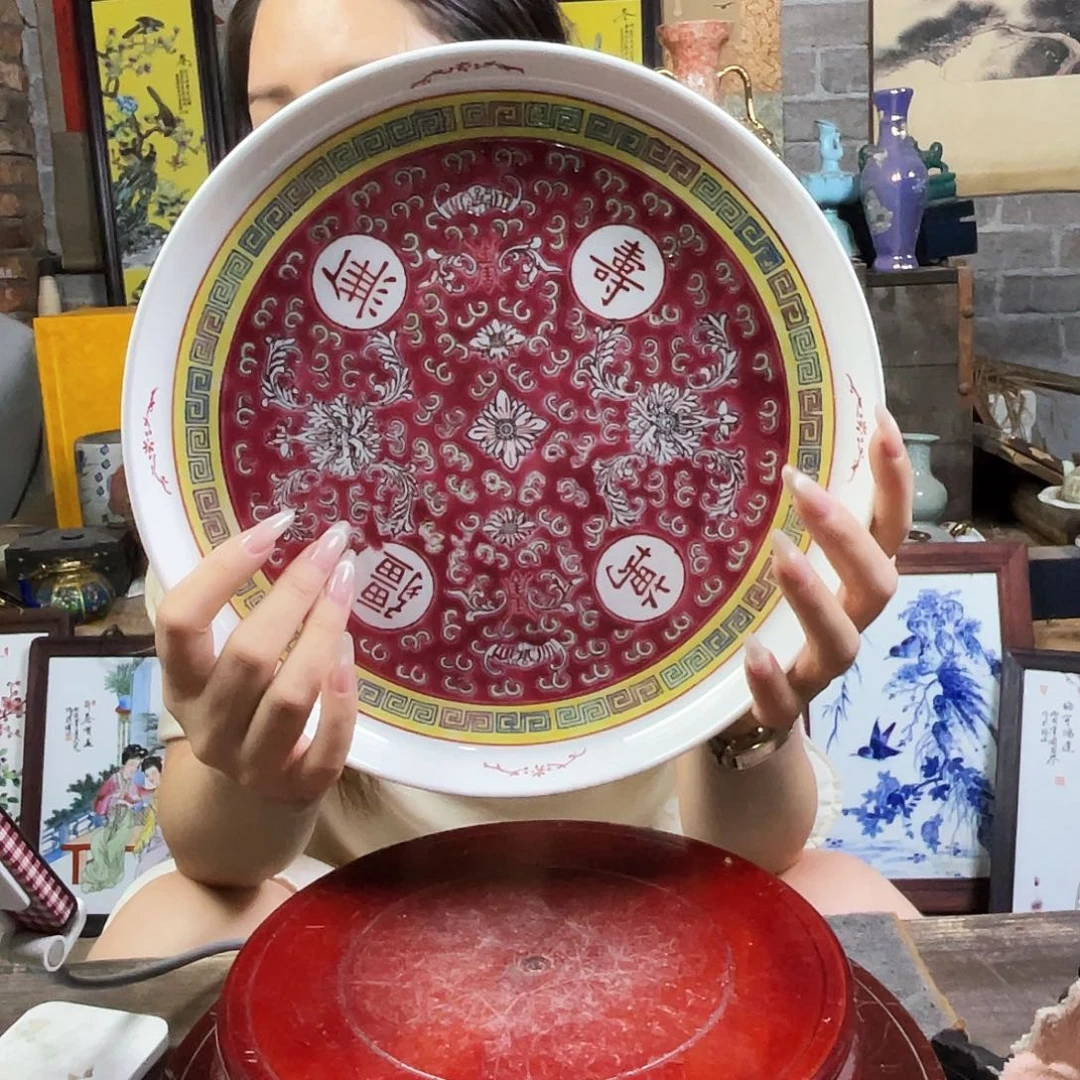 摆件景德镇陶瓷。