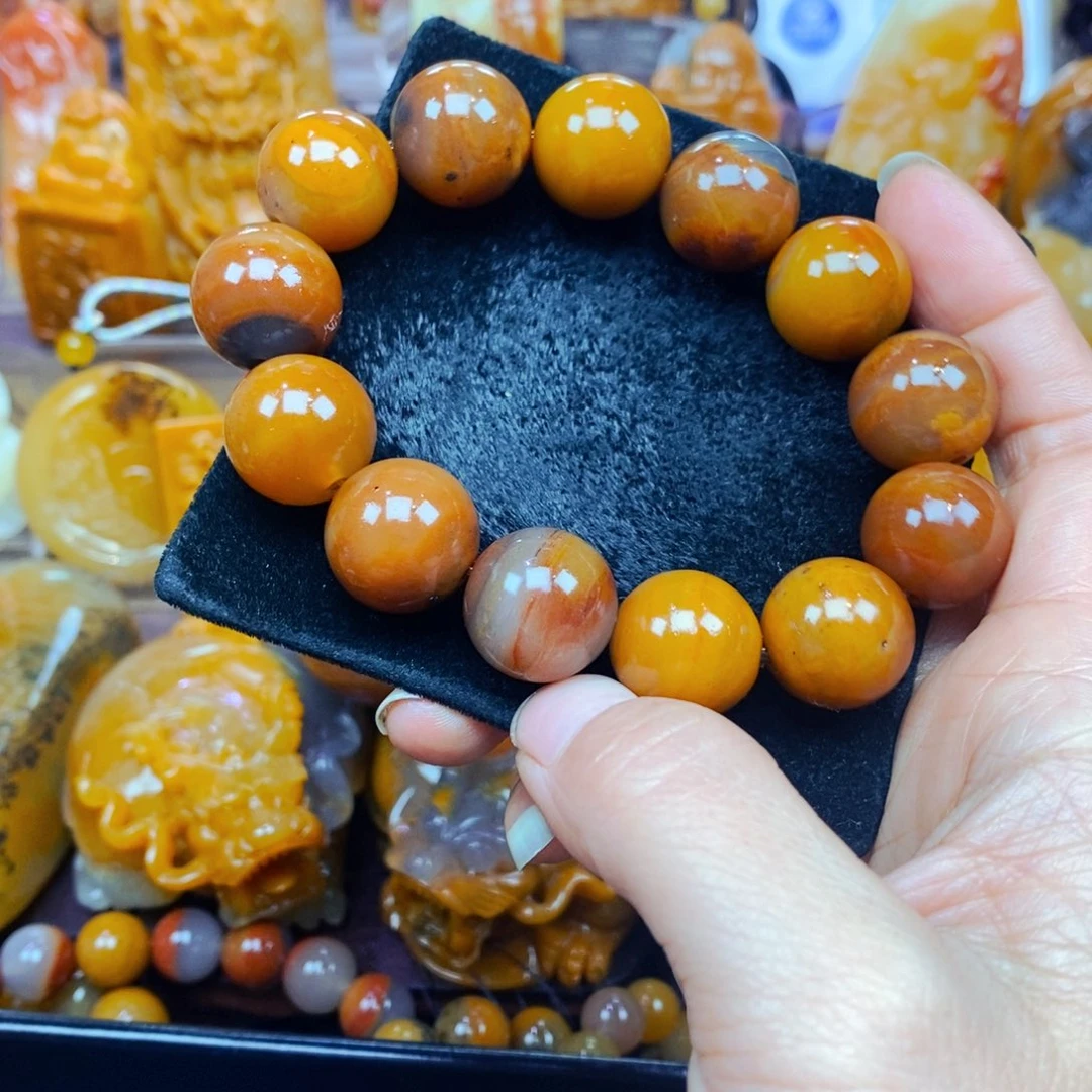 未镶嵌石英质玉（黄龙玉）颈饰