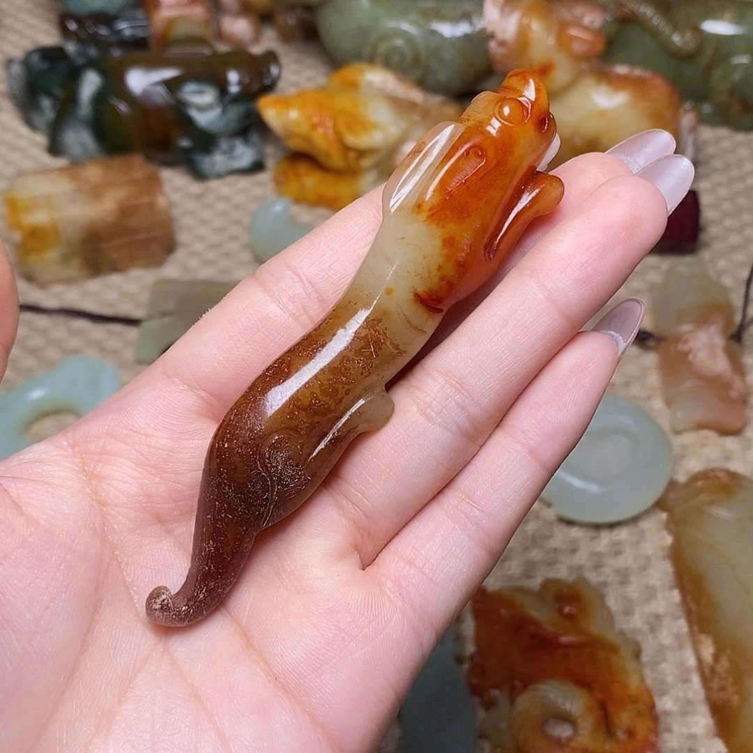 红***笑蛇纹石玉未镶嵌颈饰