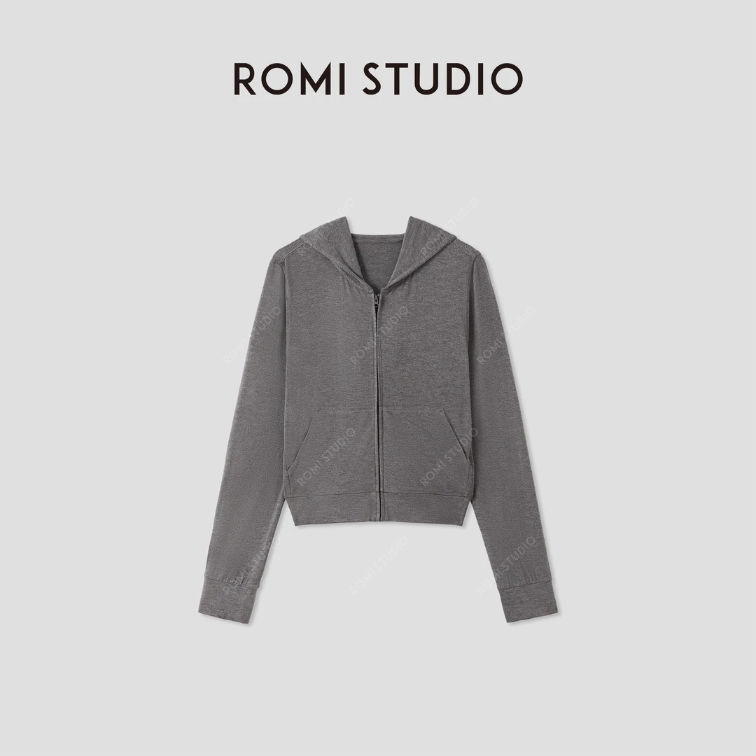 ROMI STUDIO“惬意自然”哑光质感柔软亲肤弹力针织外套 RWCRWM3847