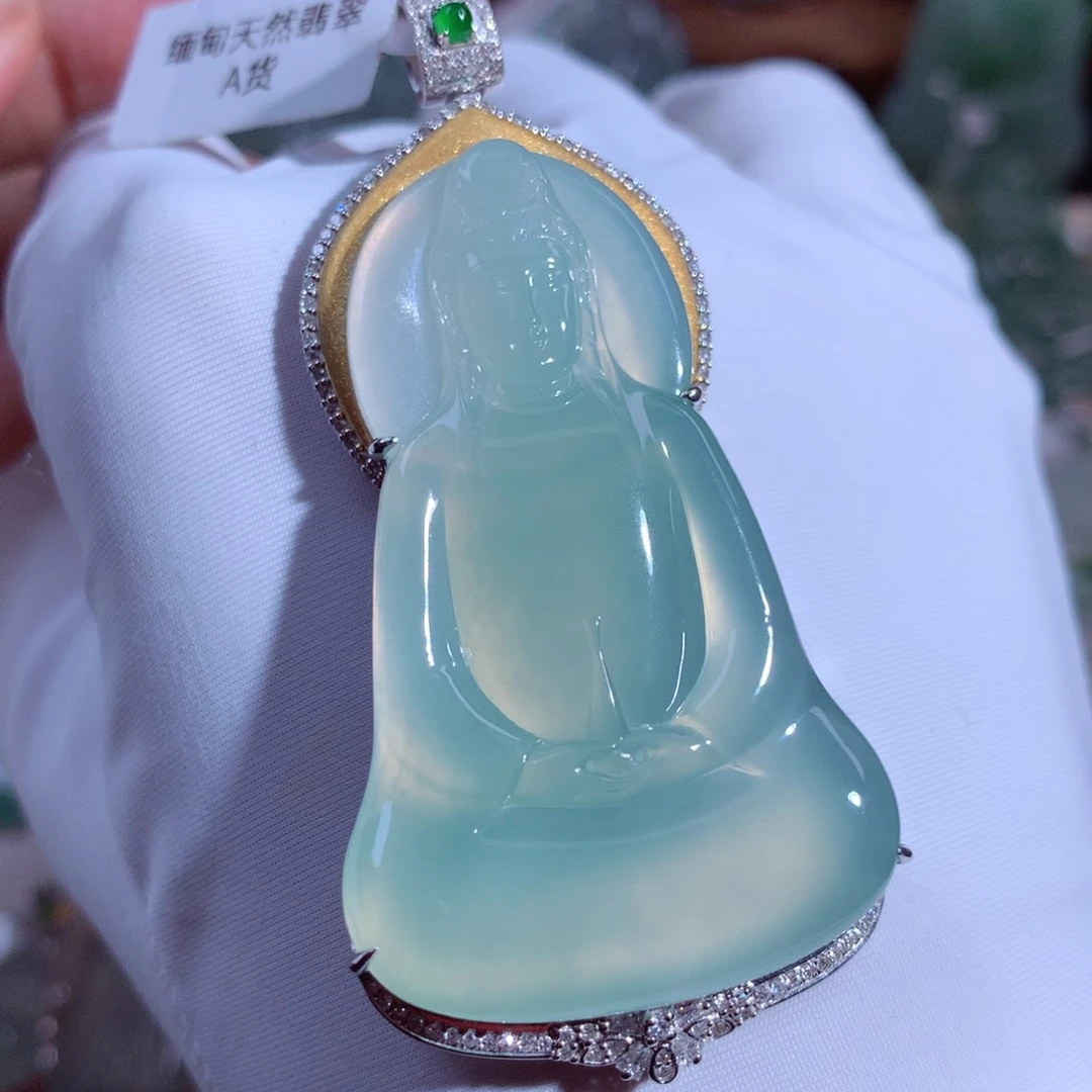 翡翠颈饰18K金镶嵌素衣观音