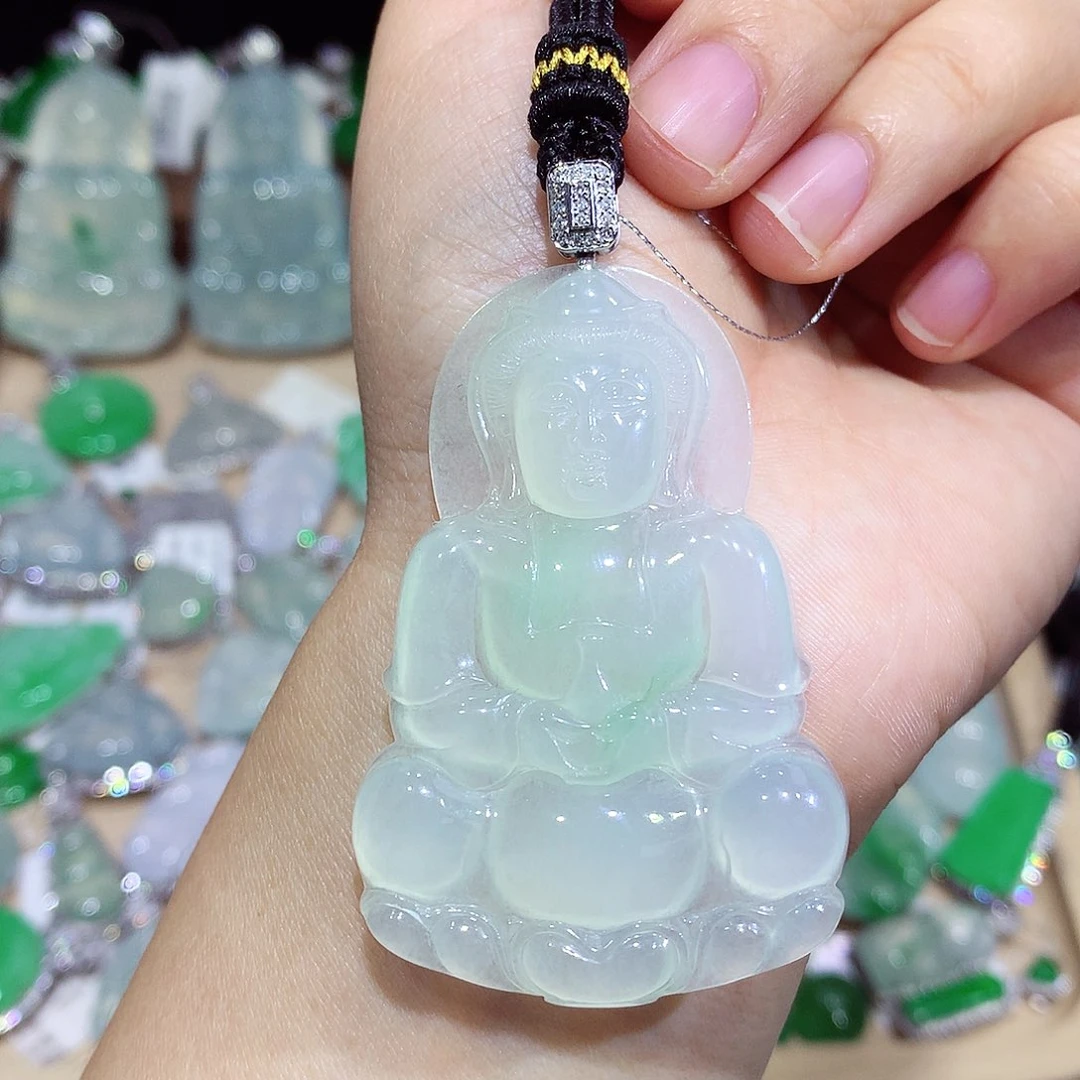 翡翠18K金镶嵌颈饰观音