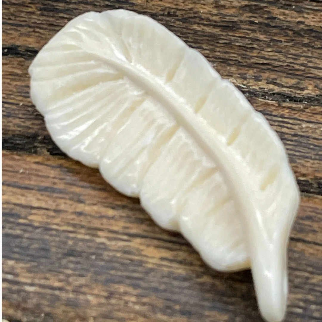 80179精品猛犸象牙小羽毛侧挂背云配饰
